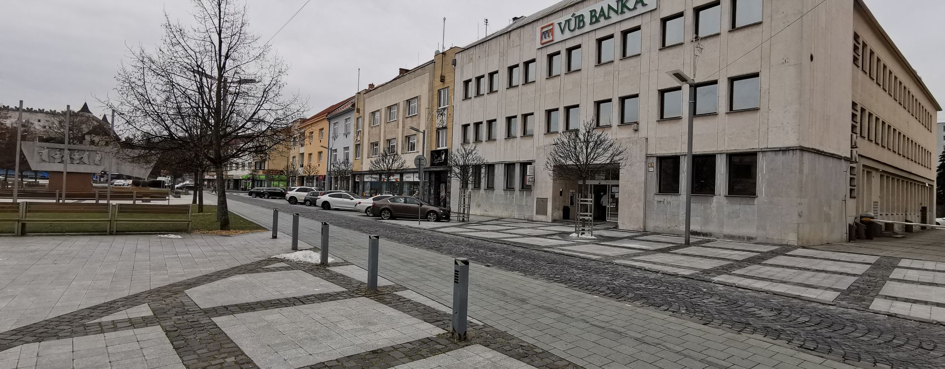 Administratívna budova v úplnom centre mesta Zvolen. 